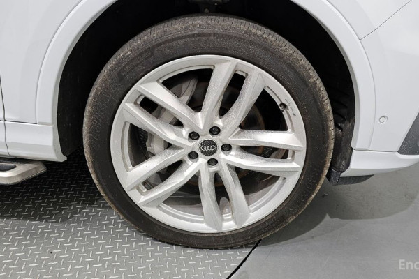 2023 Audi Q7 с пробегом 31 630 км