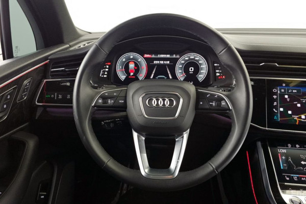 2023 Audi Q7 с пробегом 31 630 км