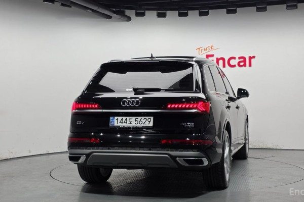 2023 Audi Q7 с пробегом 15 785 км