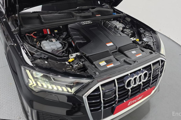 2023 Audi Q7 с пробегом 15 785 км