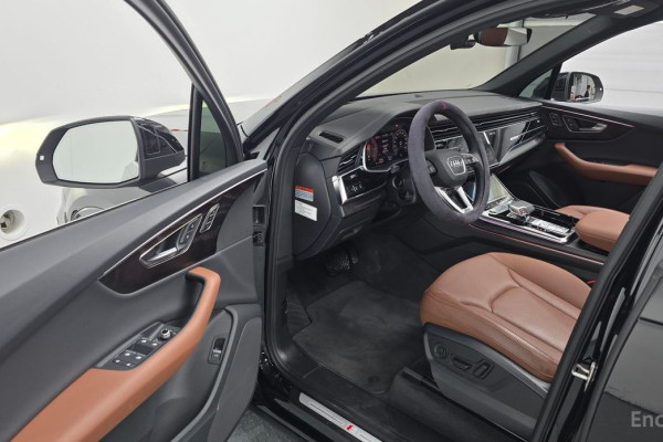 2023 Audi Q7 с пробегом 15 785 км