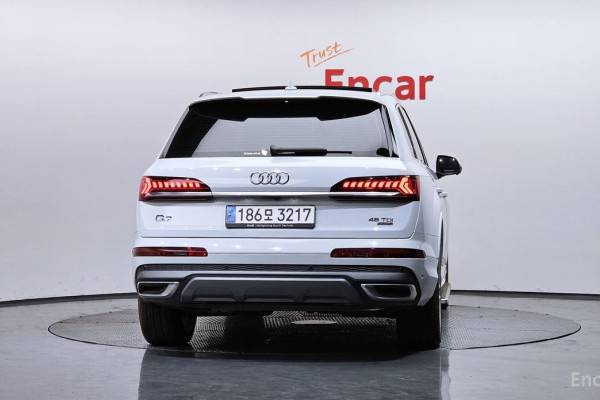 2023 Audi Q7 с пробегом 31 645 км
