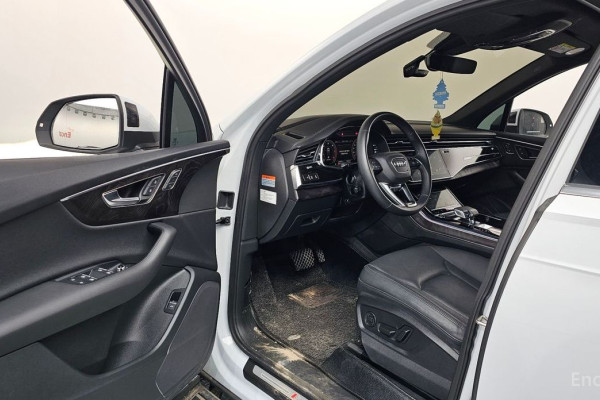 2023 Audi Q7 с пробегом 31 645 км