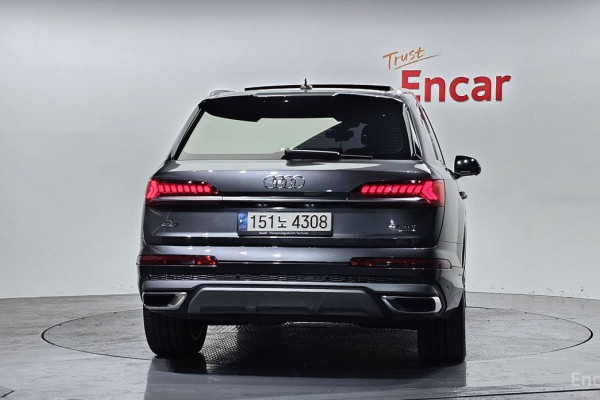 2022 Audi Q7 с пробегом 70 391 км