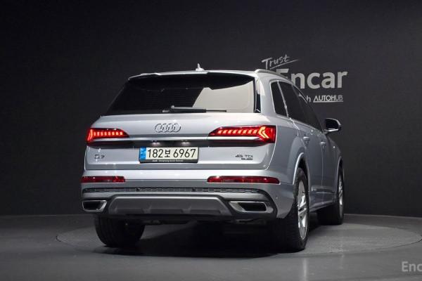 2021 Audi Q7 с пробегом 81 176 км
