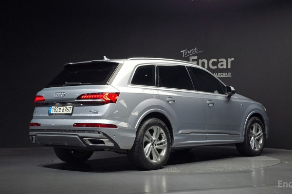 2021 Audi Q7 с пробегом 81 176 км