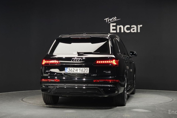 2023 Audi Q7 с пробегом 34 978 км