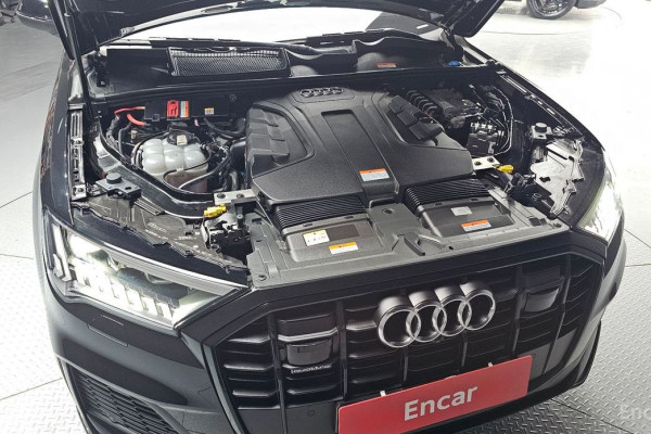 2023 Audi Q7 с пробегом 34 978 км