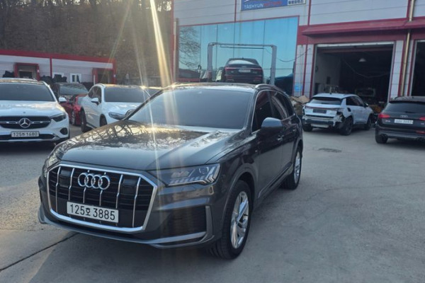 2022 Audi Q7 с пробегом 82 195 км