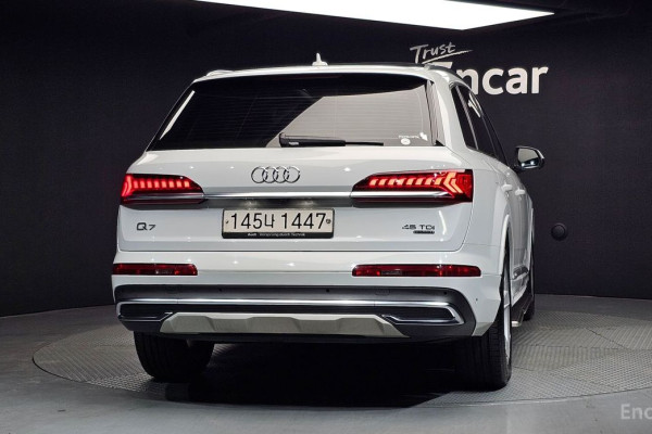 2020 Audi Q7 с пробегом 143 789 км