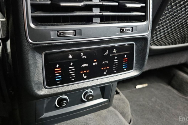 2020 Audi Q7 с пробегом 143 789 км