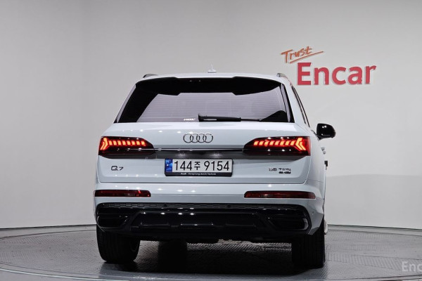 2023 Audi Q7 с пробегом 44 198 км