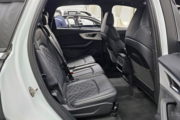 2023 Audi Q7 с пробегом 44 198 км