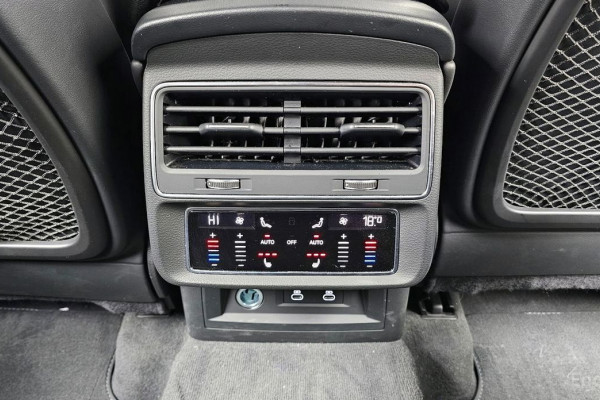 2023 Audi Q7 с пробегом 44 198 км