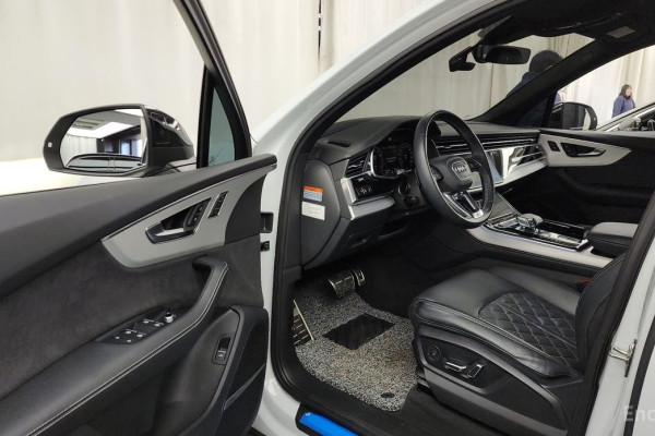 2023 Audi Q7 с пробегом 42 752 км