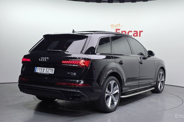 2022 Audi Q7 с пробегом 73 349 км