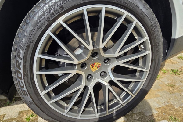 2023 Porsche Cayenne с пробегом 51 000 км