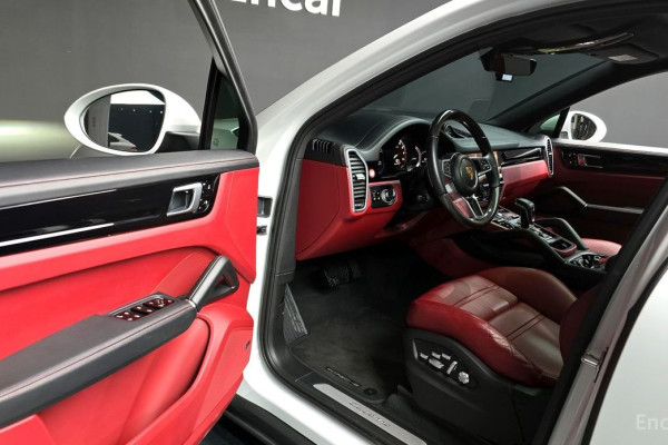 2021 Porsche Cayenne с пробегом 12 497 км