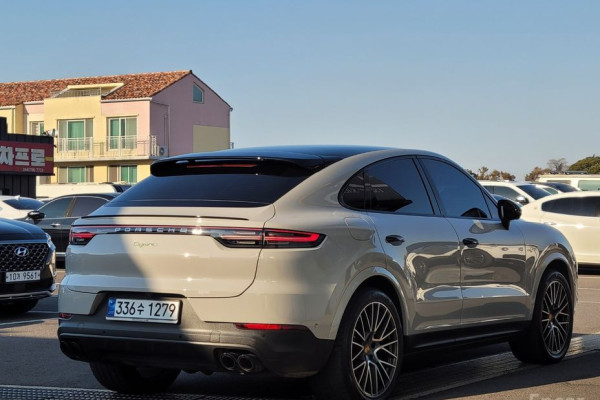 2022 Porsche Cayenne с пробегом 46 000 км