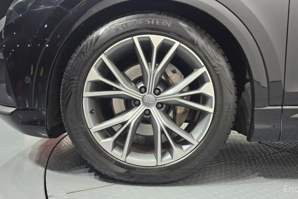 2020 Audi Q8 с пробегом 125 958 км