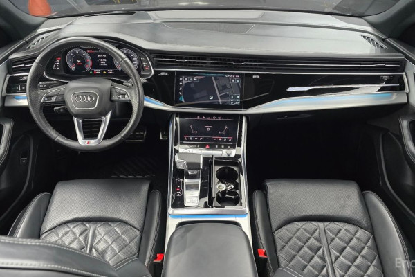 2020 Audi Q8 с пробегом 125 958 км