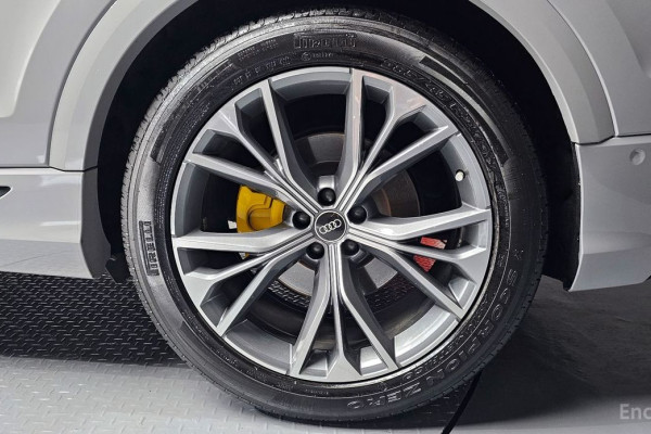 2021 Audi Q8 с пробегом 83 419 км