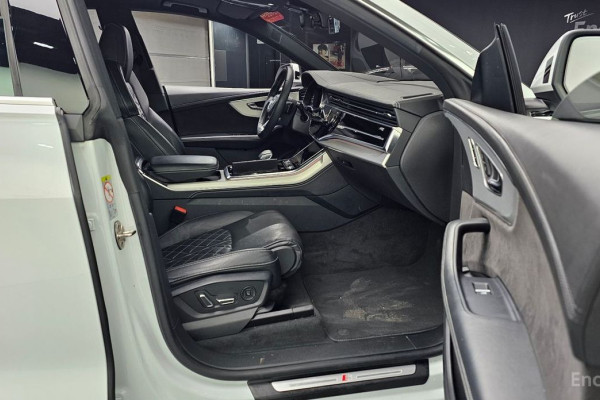 2021 Audi Q8 с пробегом 87 025 км