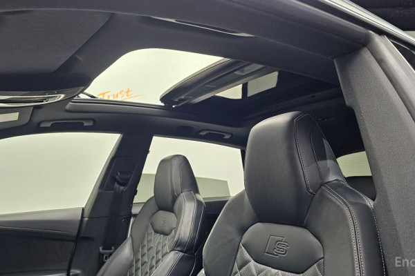 2021 Audi Q8 с пробегом 87 025 км