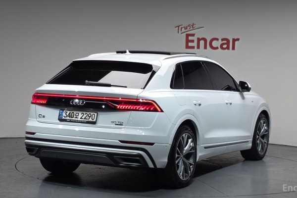 2020 Audi Q8 с пробегом 90 978 км