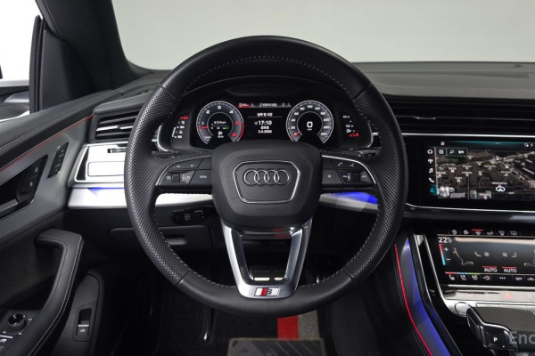 2020 Audi Q8 с пробегом 90 978 км