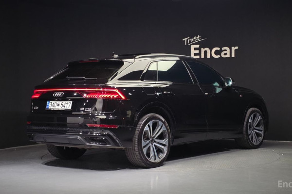 2022 Audi Q8 с пробегом 59 320 км