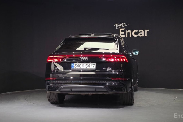 2022 Audi Q8 с пробегом 59 320 км