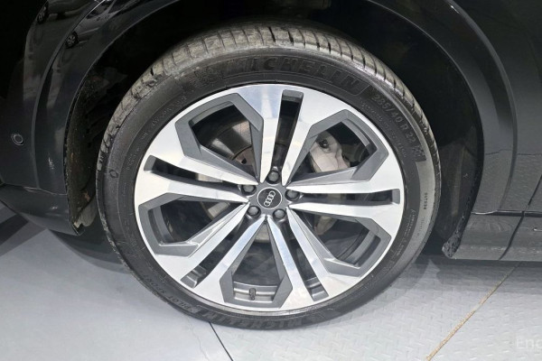 2022 Audi Q8 с пробегом 59 320 км