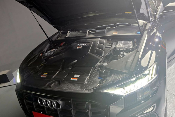 2022 Audi Q8 с пробегом 59 320 км