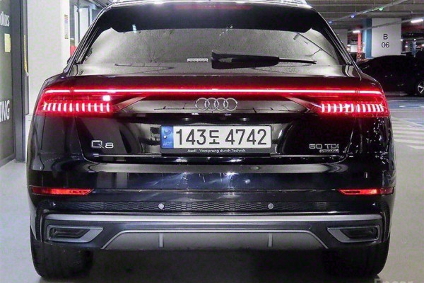 2021 Audi Q8 с пробегом 102 319 км
