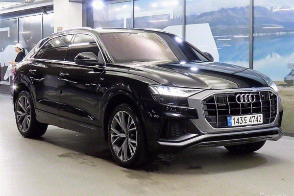 2021 Audi Q8 с пробегом 102 319 км