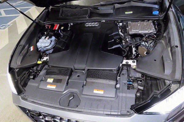 2021 Audi Q8 с пробегом 102 319 км