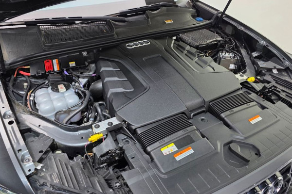 2021 Audi Q8 с пробегом 86 651 км