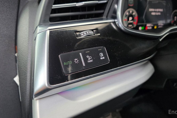 2021 Audi Q8 с пробегом 86 651 км