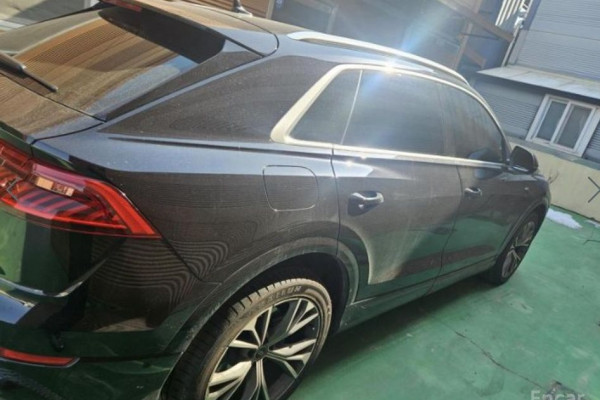 2021 Audi Q8 с пробегом 67 170 км