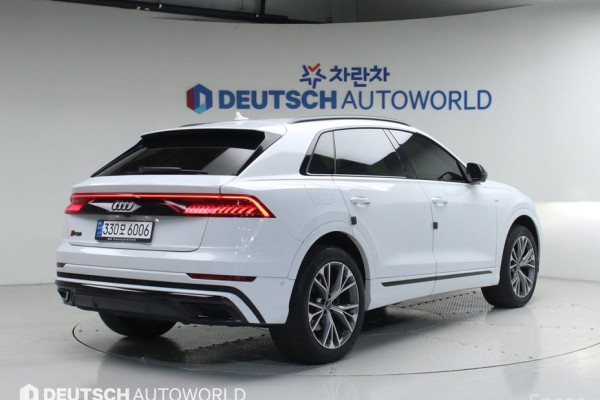 2022 Audi Q8 с пробегом 42 521 км