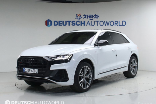 2022 Audi Q8 с пробегом 42 521 км
