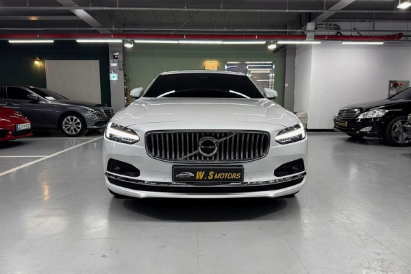 2022 Volvo S90 с пробегом 26 545 км