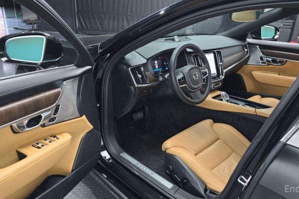 2022 Volvo S90 с пробегом 94 674 км