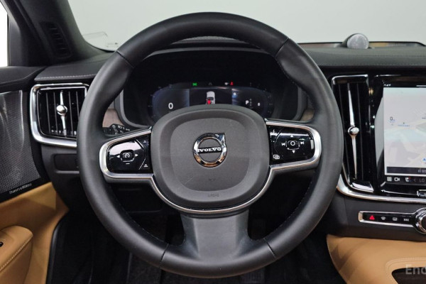 2022 Volvo S90 с пробегом 31 808 км