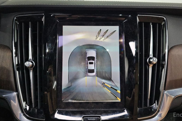 2022 Volvo S90 с пробегом 31 808 км