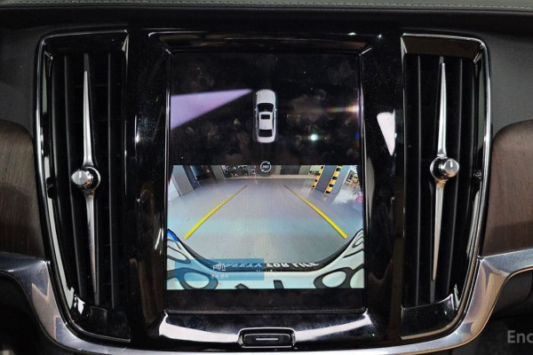 2022 Volvo S90 с пробегом 31 808 км