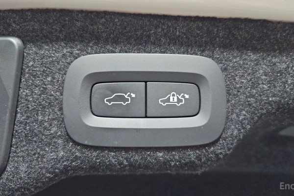 2022 Volvo S90 с пробегом 31 808 км