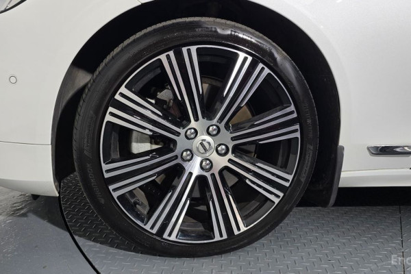 2022 Volvo S90 с пробегом 62 960 км