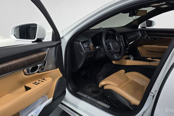 2022 Volvo S90 с пробегом 62 960 км